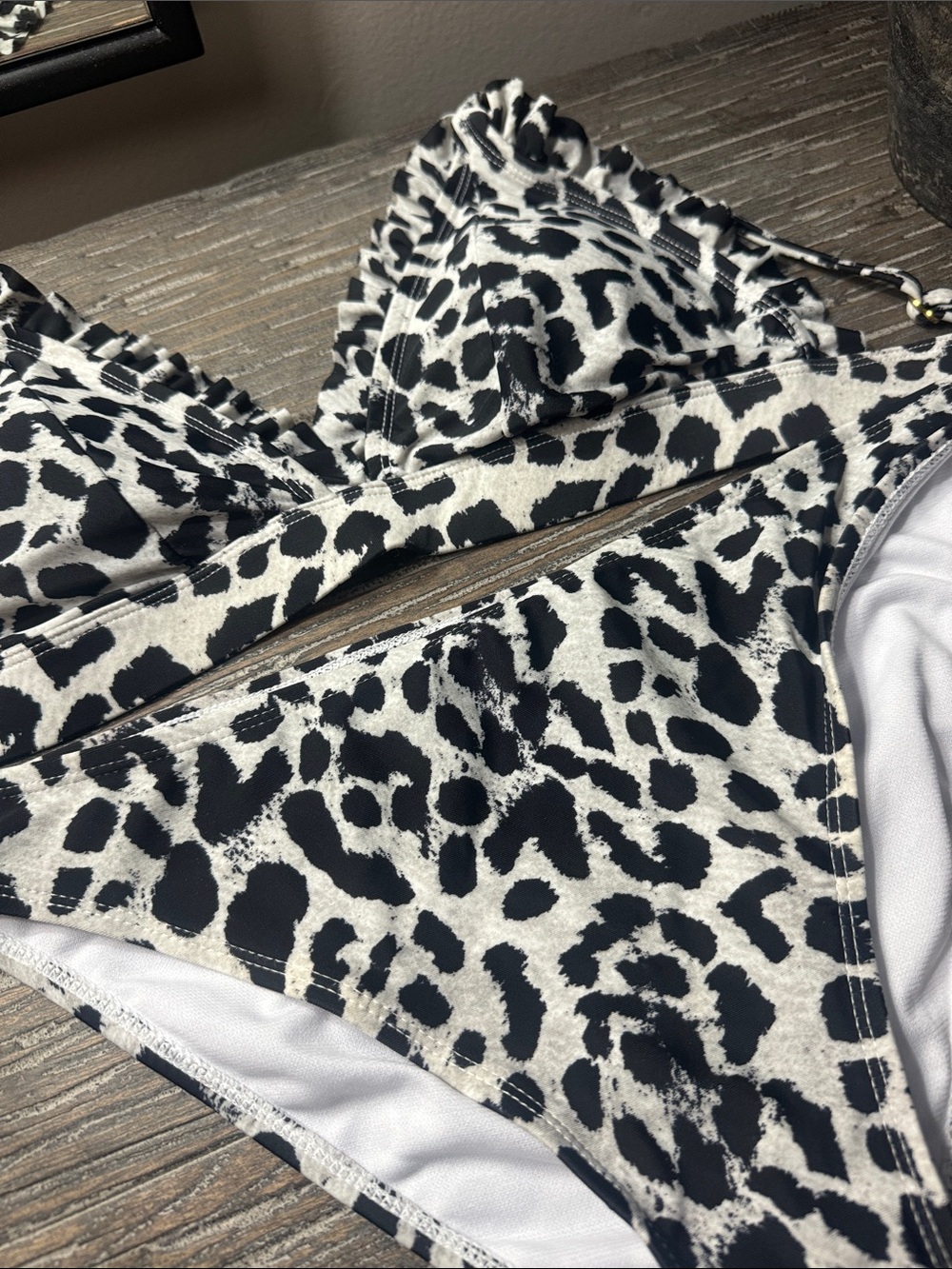 Cabana del Sol Black & White Leopard Print Bikini Set size medium NO TAGS
